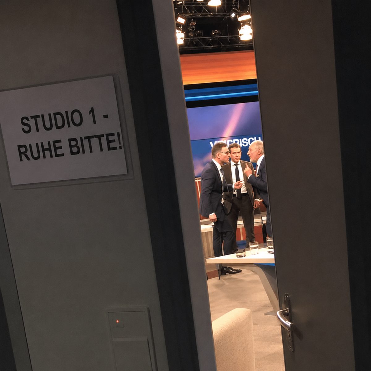 Blick hinter die Kulissen: Studio 1, Gesprächsrunde auf dem Set